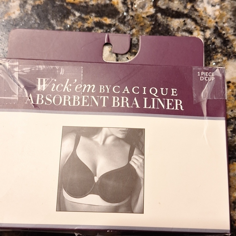 Womens Cacique  black absorbent bra liner. D cup